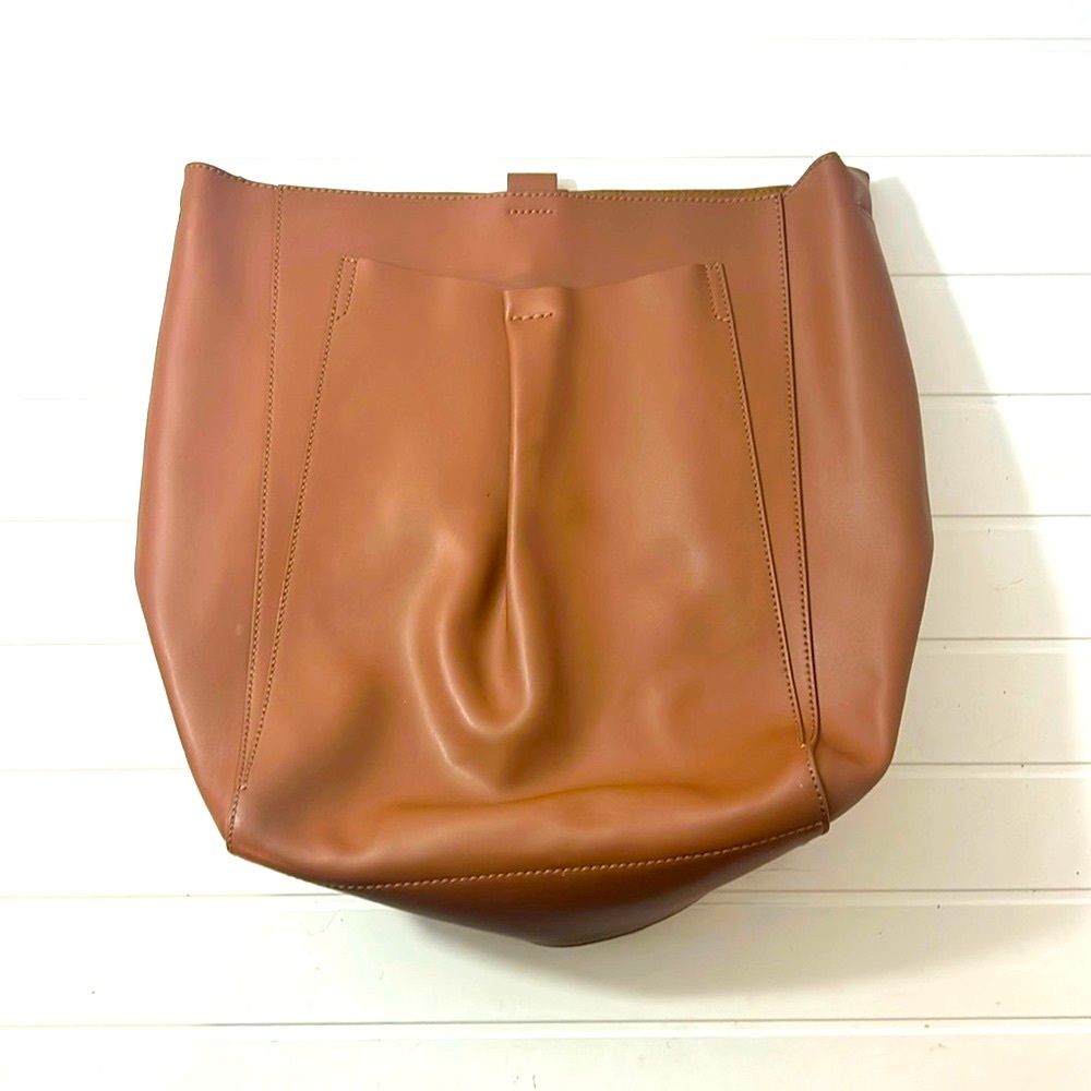 MISSING STRAP - Everlane The Studio Bag in Cognac